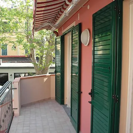 World Village アパートホテル